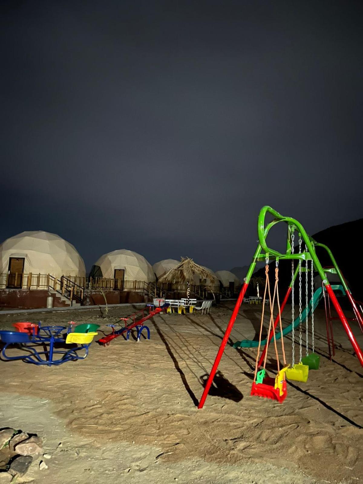 Adel Rum Camp Bubbles Wadi Rum Buitenkant foto