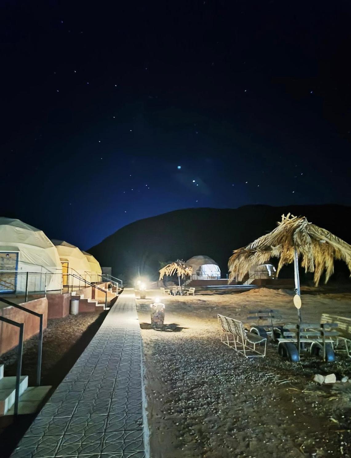 Adel Rum Camp Bubbles Wadi Rum Buitenkant foto
